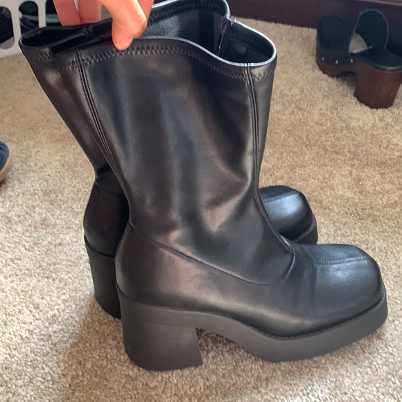Steve Madden Klayton Black boots